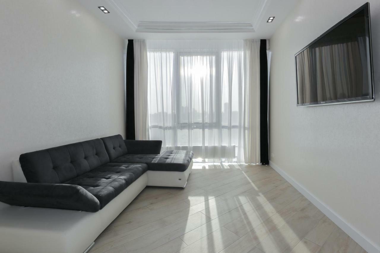 Black&White Apartment In Smart Plaza Kyjev Exteriér fotografie