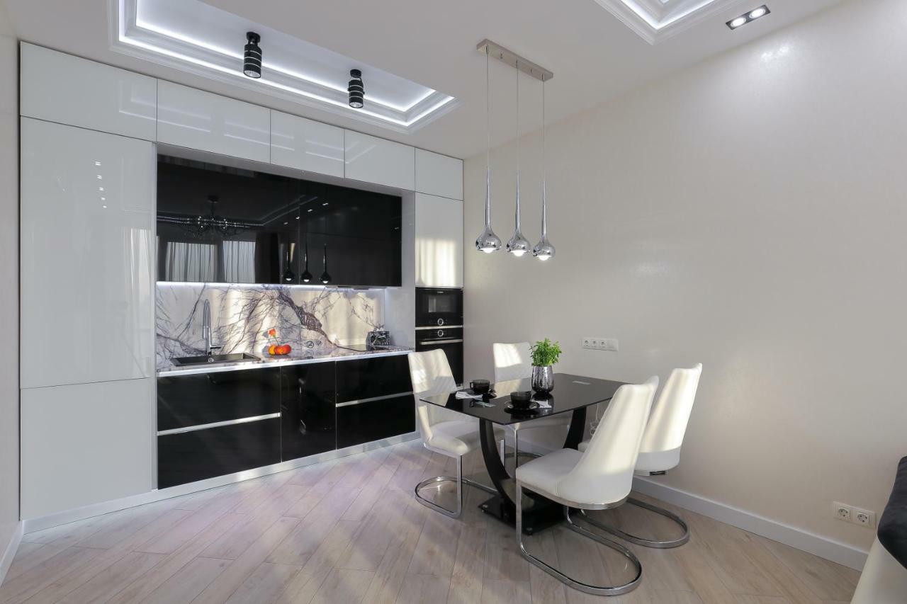 Black&White Apartment In Smart Plaza Kyjev Exteriér fotografie