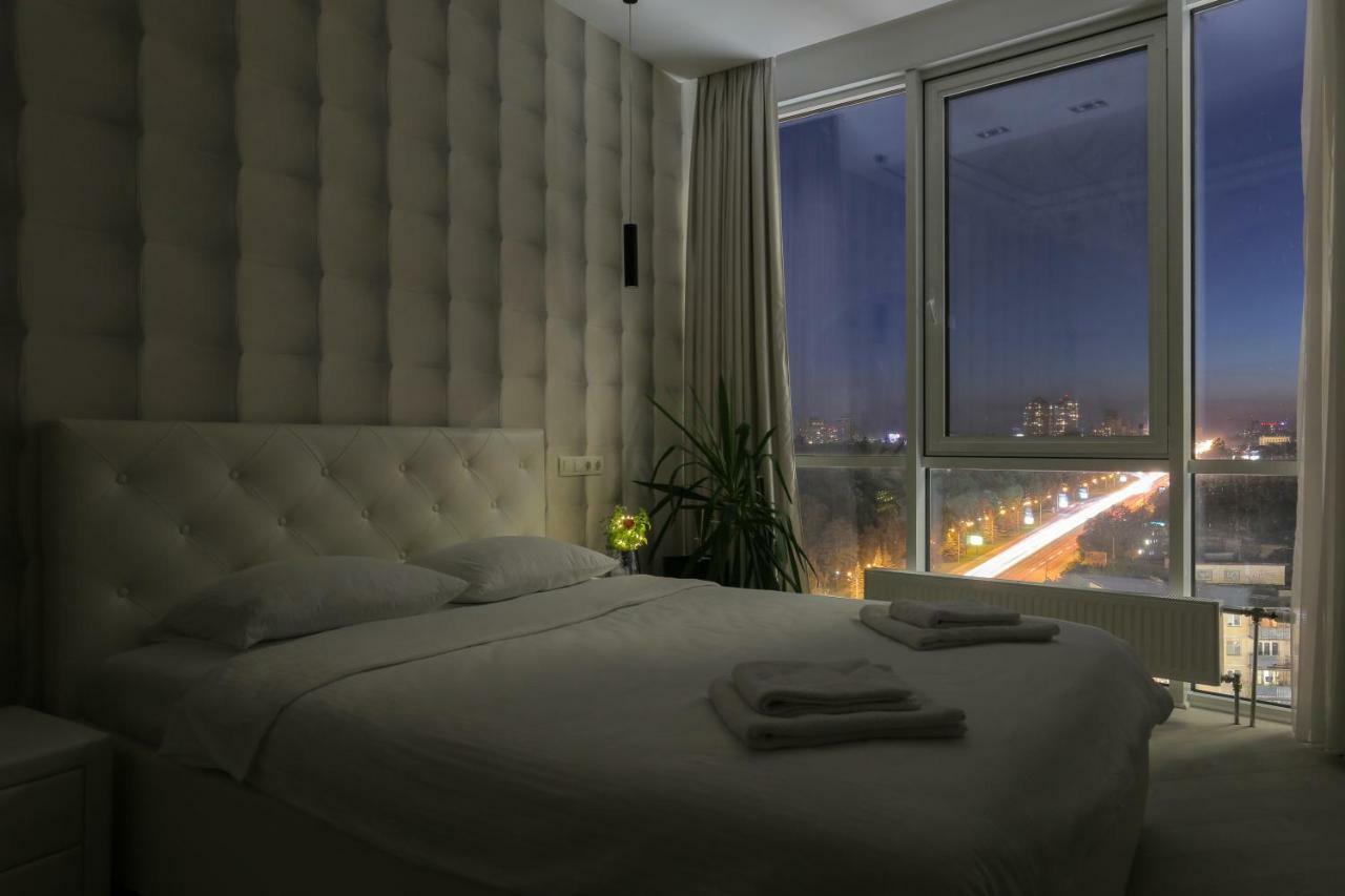 Black&White Apartment In Smart Plaza Kyjev Exteriér fotografie