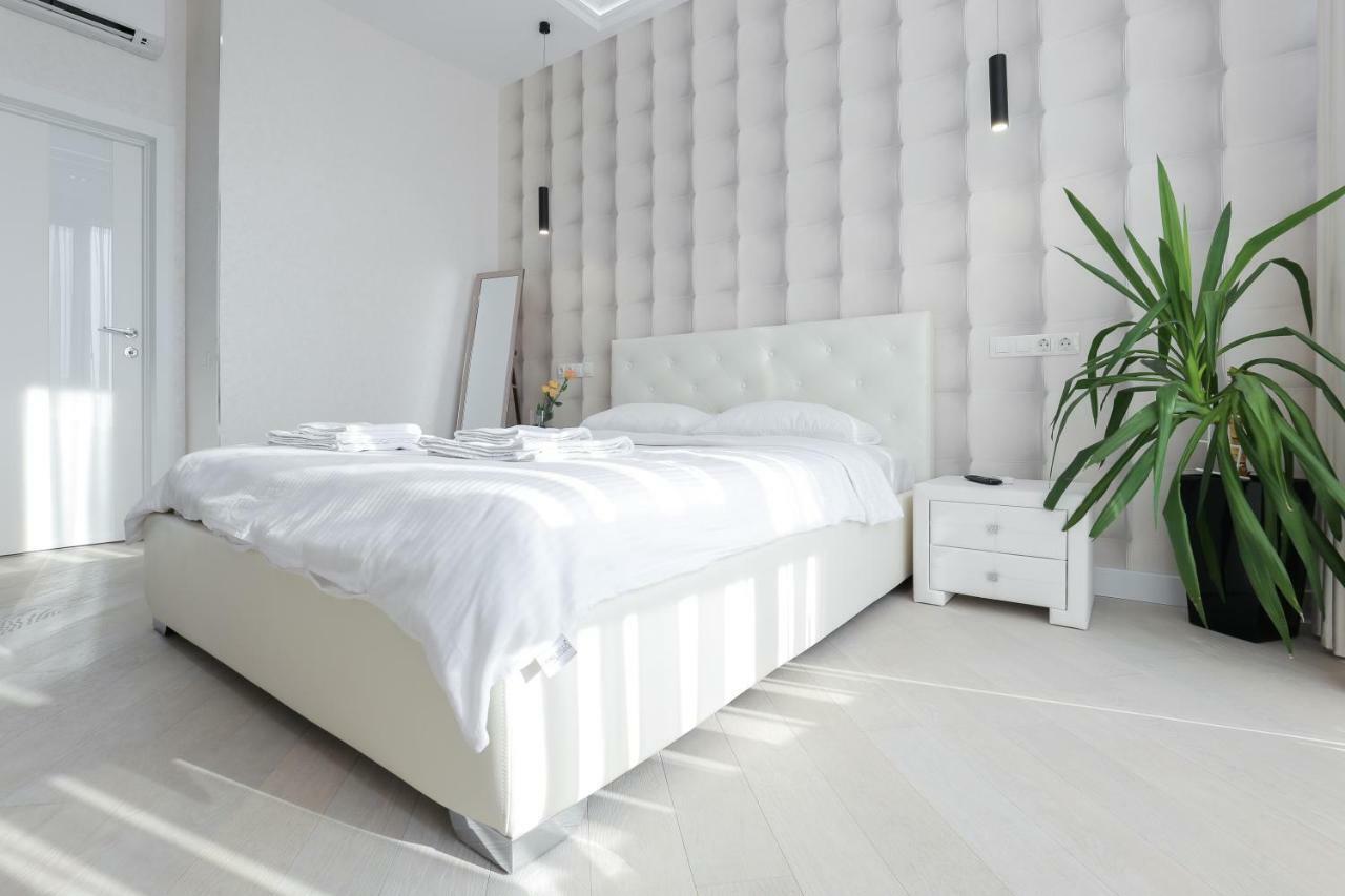 Black&White Apartment In Smart Plaza Kyjev Exteriér fotografie