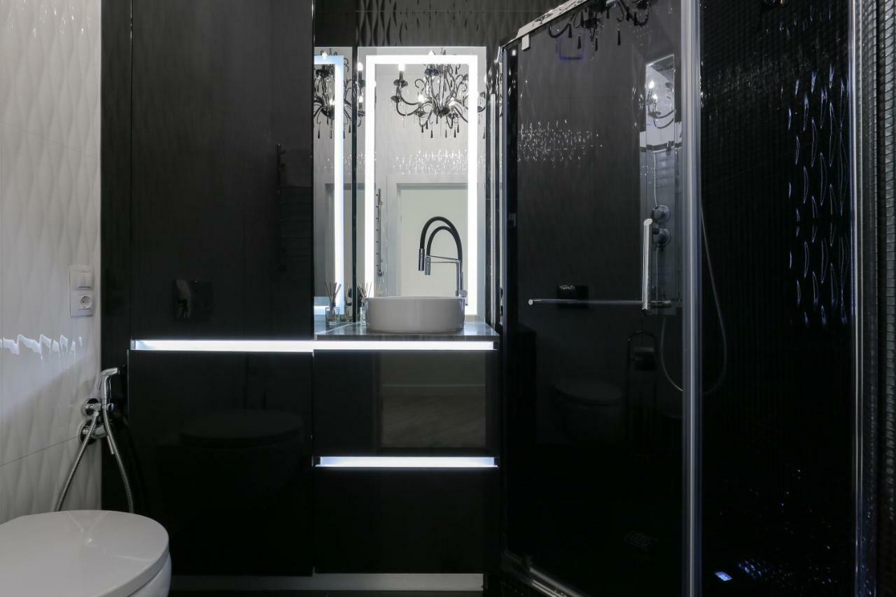 Black&White Apartment In Smart Plaza Kyjev Exteriér fotografie