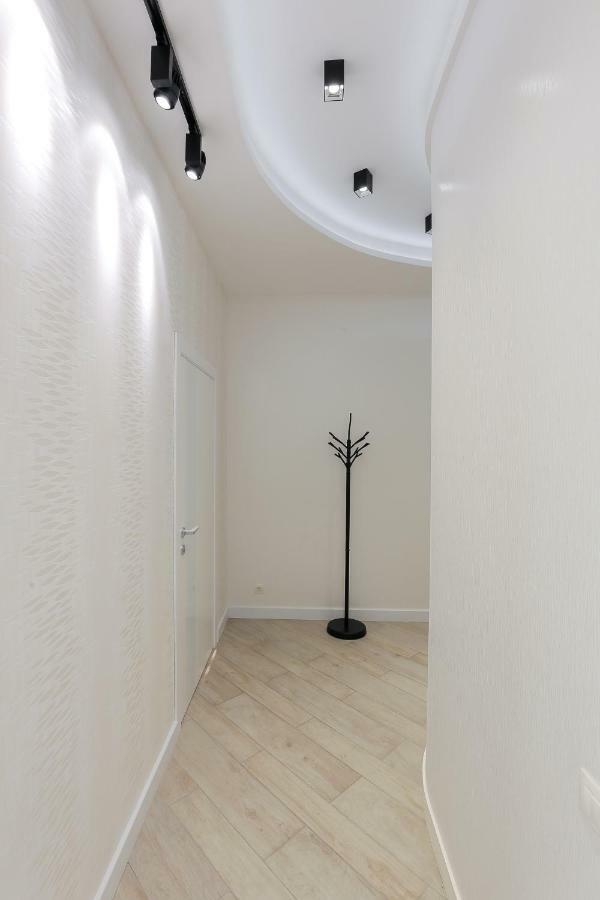Black&White Apartment In Smart Plaza Kyjev Exteriér fotografie