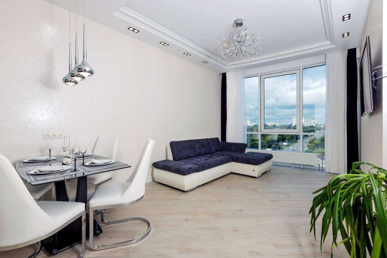 Black&White Apartment In Smart Plaza Kyjev Exteriér fotografie